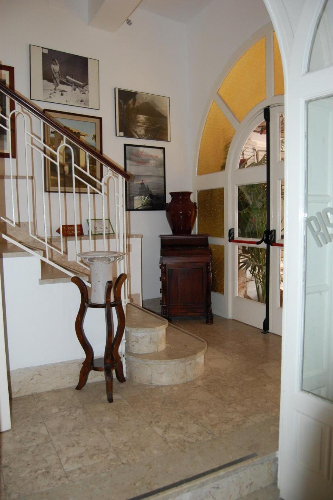 Hotel Villa Augustus Lipari  Exterior foto